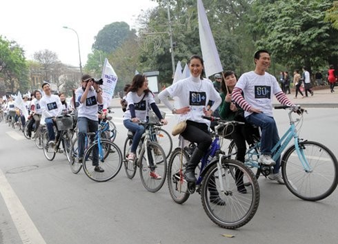 Vietnam observes the annual Earth Hour - ảnh 1